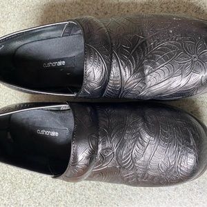 Black size 8 slip on clogs. Non slip for nurses or food service